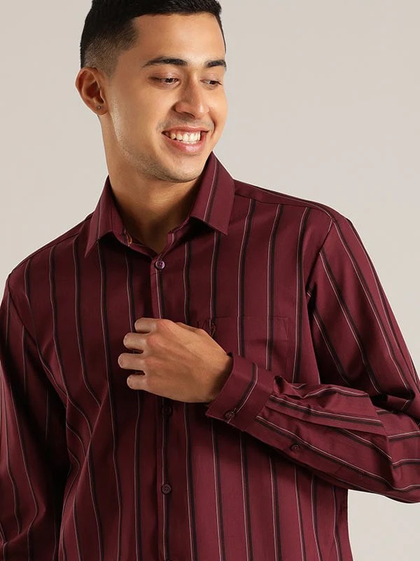 Indian Terrain Men Striped Maroon Shirt